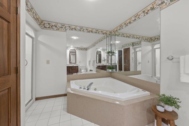 2227 Ashbury Close, Powell, OH 43065