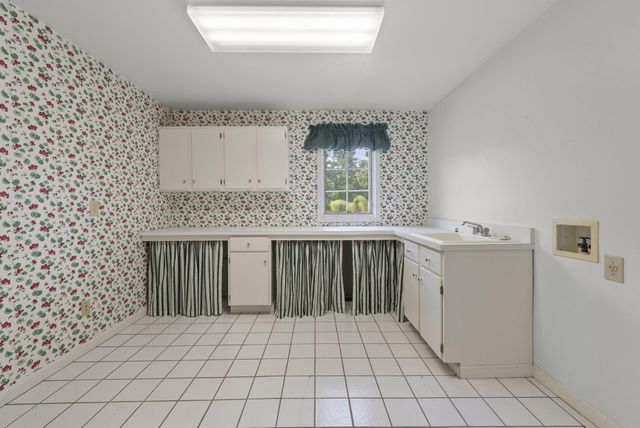 2227 Ashbury Close, Powell, OH 43065