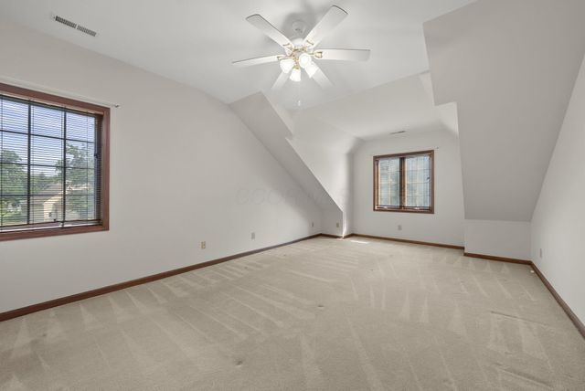 2227 Ashbury Close, Powell, OH 43065