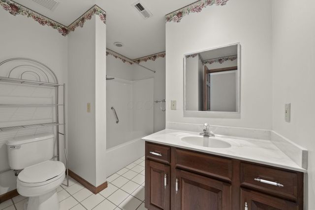 2227 Ashbury Close, Powell, OH 43065