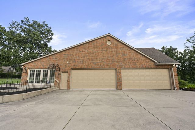2227 Ashbury Close, Powell, OH 43065
