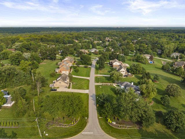 2227 Ashbury Close, Powell, OH 43065