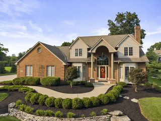 2227 Ashbury Close, Powell, OH 43065