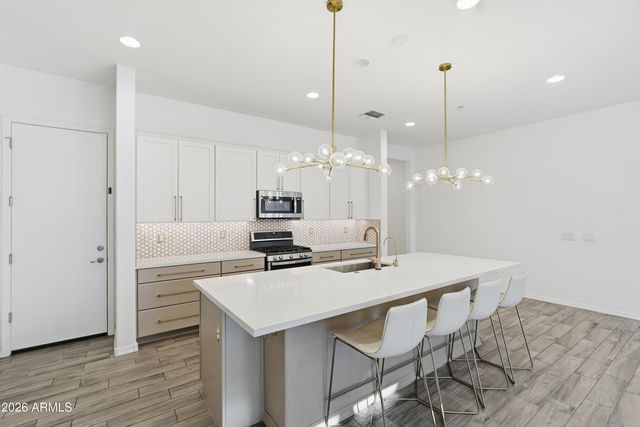 1973 W KINFIELD Trail, Phoenix, AZ 85085