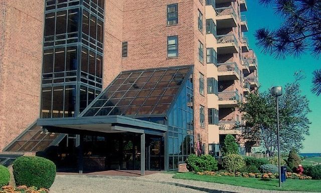 1 Seal Harbor Rd 401, Winthrop, MA 02152