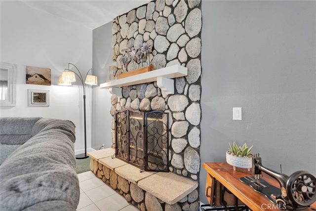 9872 Aster, Oak Hills, CA 92344