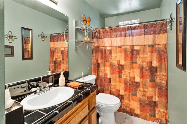 9872 Aster, Oak Hills, CA 92344