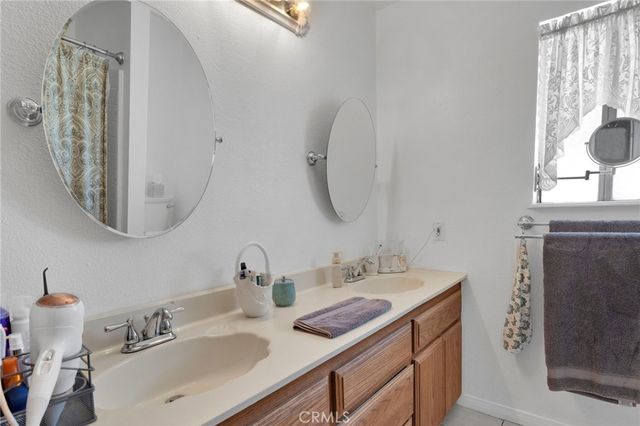 9872 Aster, Oak Hills, CA 92344