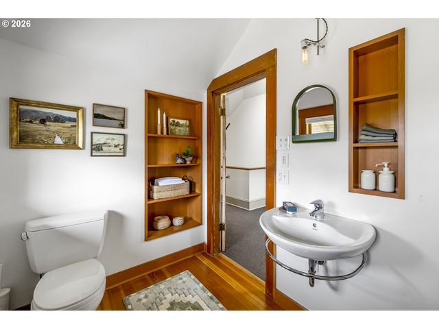4716 Ne RODNEY Ave, Portland, OR 97211