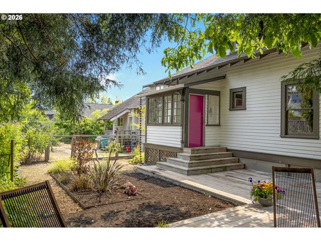 4716 Ne RODNEY Ave, Portland, OR 97211