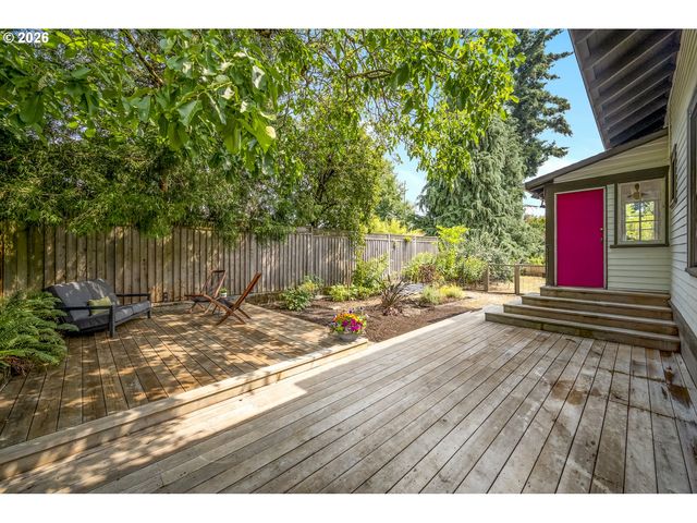 4716 Ne RODNEY Ave, Portland, OR 97211