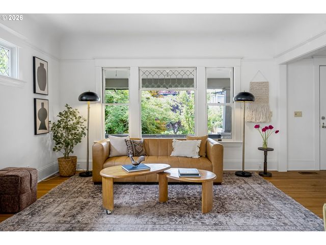 4716 Ne RODNEY Ave, Portland, OR 97211