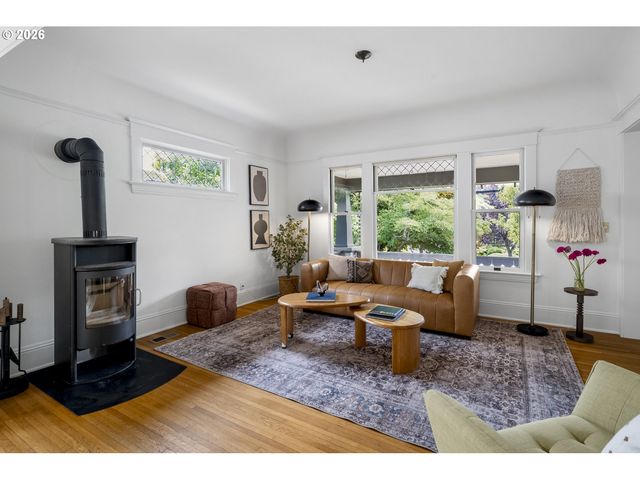 4716 Ne RODNEY Ave, Portland, OR 97211