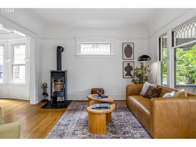 4716 Ne RODNEY Ave, Portland, OR 97211