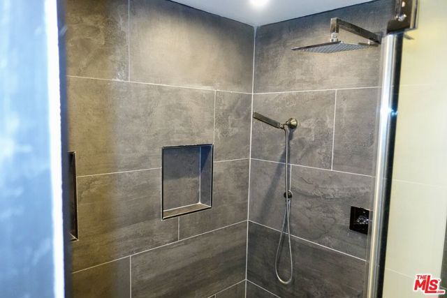 723 Westmount Drive 206, West Hollywood, CA 90069