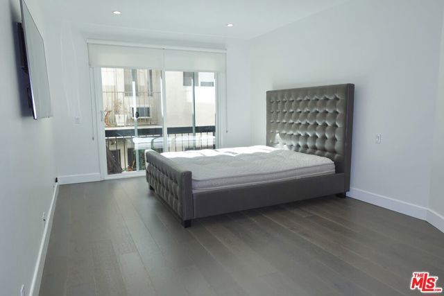 723 Westmount Drive 206, West Hollywood, CA 90069