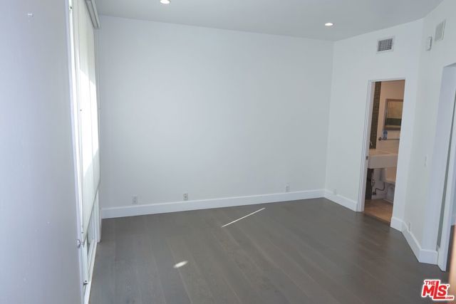 723 Westmount Drive 206, West Hollywood, CA 90069