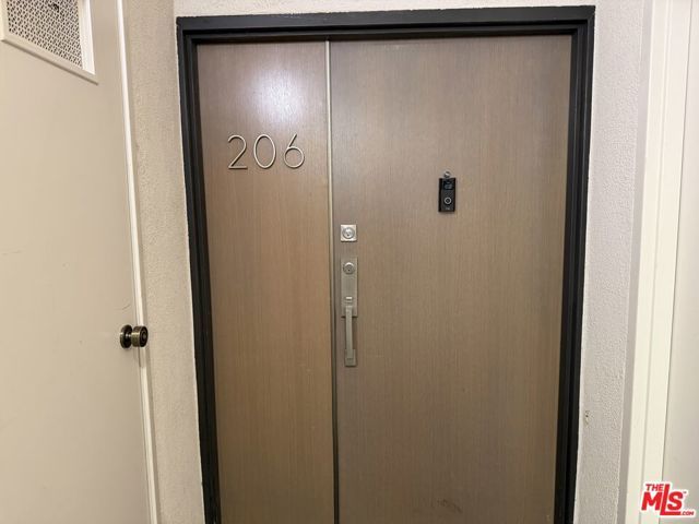 723 Westmount Drive 206, West Hollywood, CA 90069