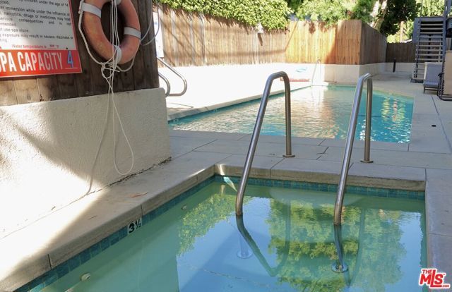 723 Westmount Drive 206, West Hollywood, CA 90069