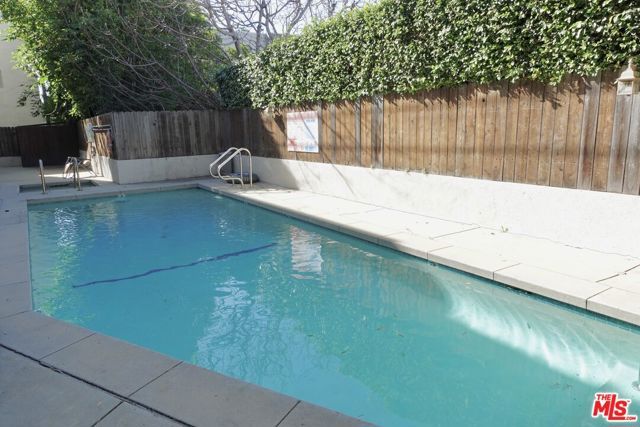 723 Westmount Drive 206, West Hollywood, CA 90069