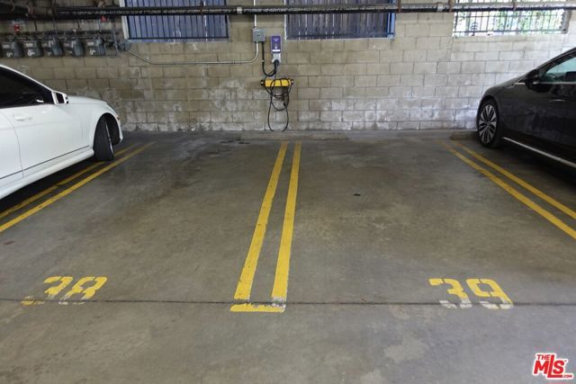 723 Westmount Drive 206, West Hollywood, CA 90069