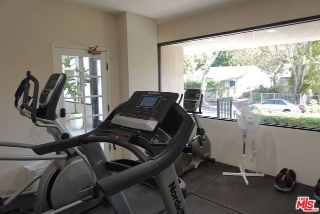 723 Westmount Drive 206, West Hollywood, CA 90069