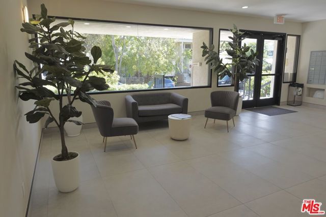 723 Westmount Drive 206, West Hollywood, CA 90069