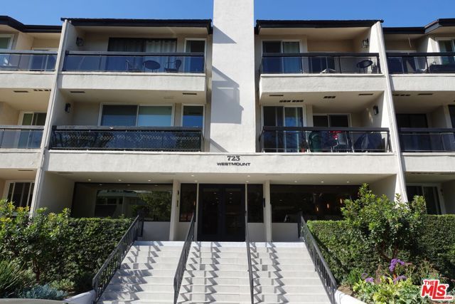 723 Westmount Drive 206, West Hollywood, CA 90069