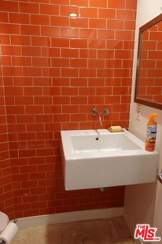 723 Westmount Drive 206, West Hollywood, CA 90069