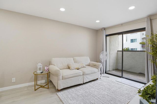 6350 Genesee Ave 107, San Diego, CA 92122