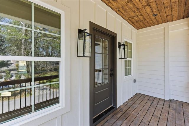 1121 Riverside Terrace, Gainesville, GA 30501