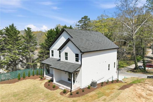1121 Riverside Terrace, Gainesville, GA 30501