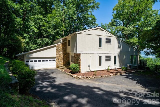 27 Walnut Drive, Mills River, NC 28759