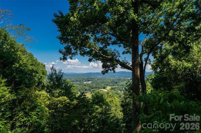 27 Walnut Drive, Mills River, NC 28759