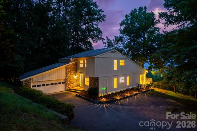 27 Walnut Drive, Mills River, NC 28759