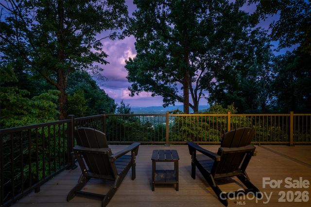 27 Walnut Drive, Mills River, NC 28759