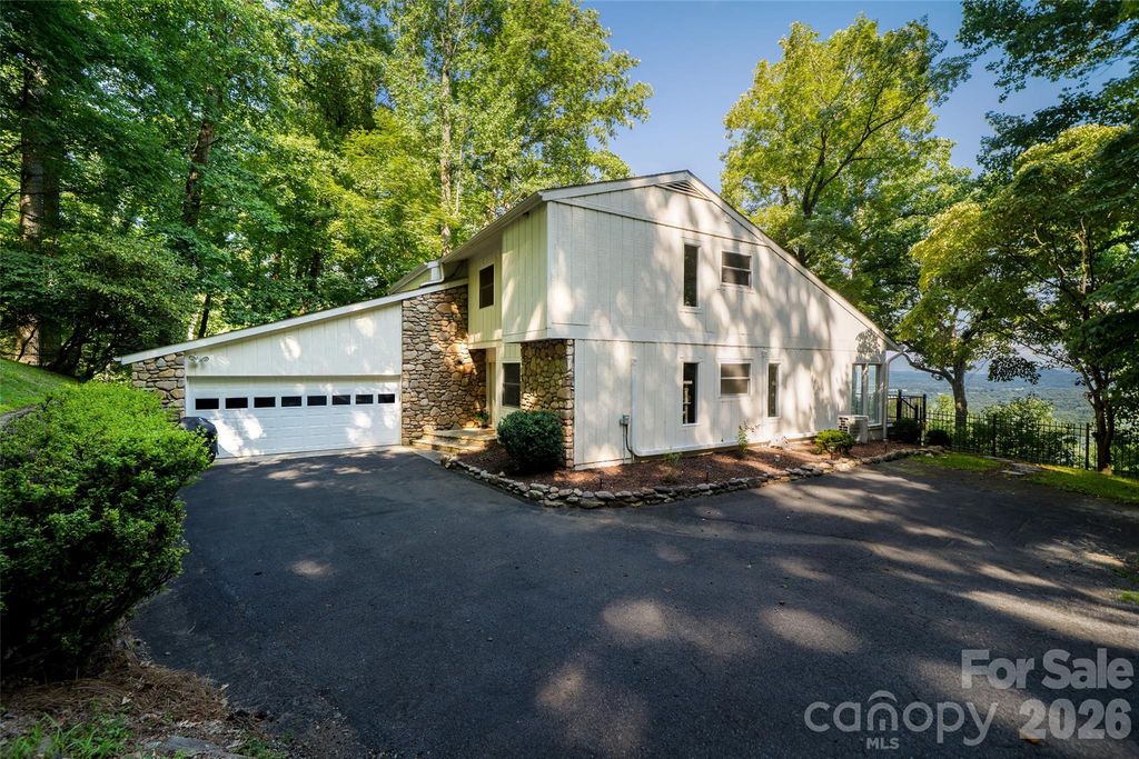 27 Walnut Drive, Mills River, NC 28759