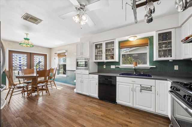 1009 3rd Street, Seabrook, TX 77586