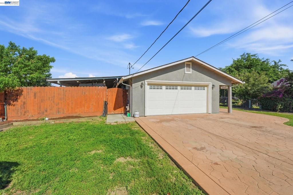 Image 2 of property listing at 10378 S Priest, French Camp, CA 95231