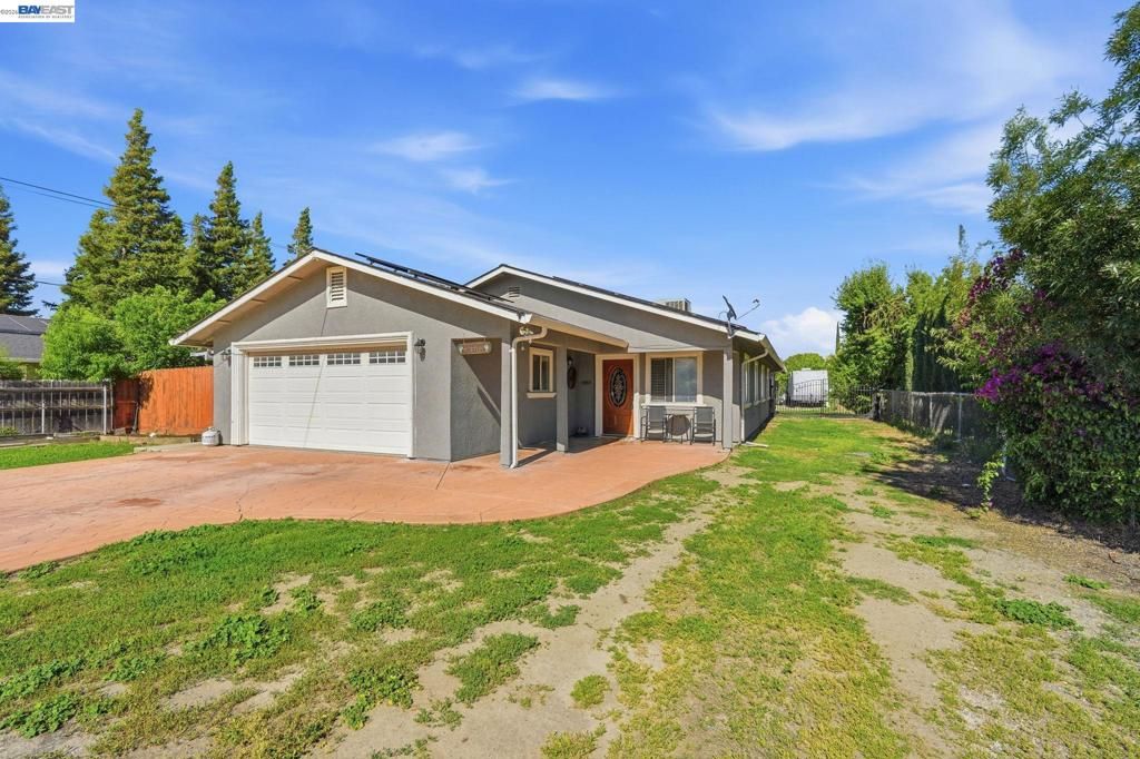 Image 3 of property listing at 10378 S Priest, French Camp, CA 95231