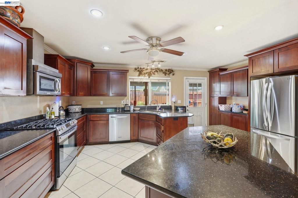 Image 7 of property listing at 10378 S Priest, French Camp, CA 95231