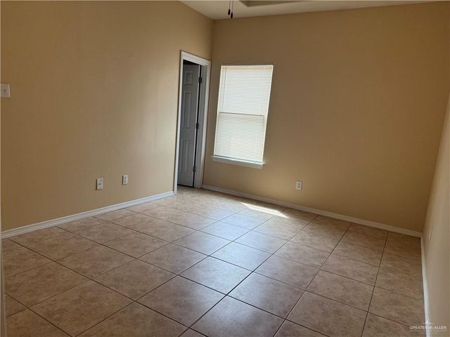 3605 S Fairmont Avenue B, Pharr, TX 78577