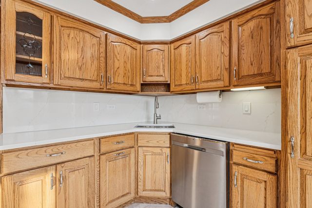 2945 S Scott Street, Des Plaines, IL 60018