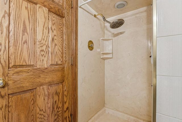 2945 S Scott Street, Des Plaines, IL 60018