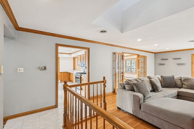 2945 S Scott Street, Des Plaines, IL 60018