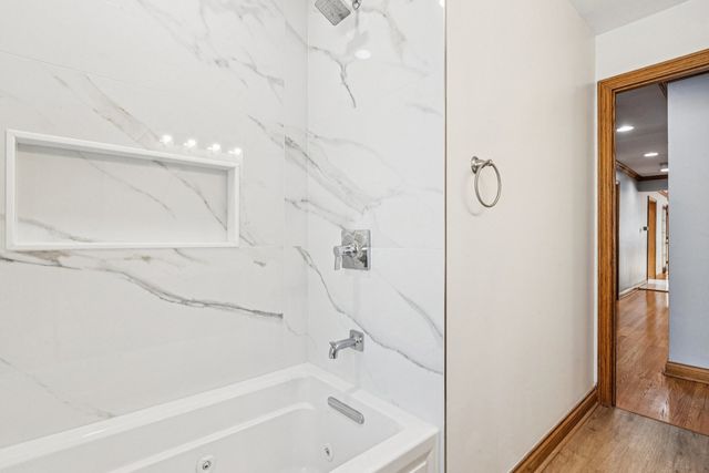 2945 S Scott Street, Des Plaines, IL 60018