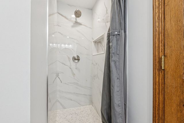 2945 S Scott Street, Des Plaines, IL 60018