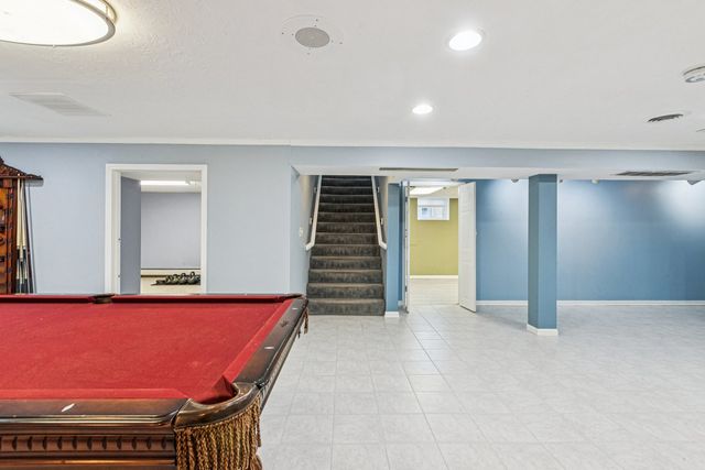 2945 S Scott Street, Des Plaines, IL 60018