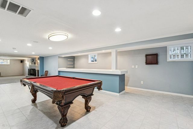 2945 S Scott Street, Des Plaines, IL 60018