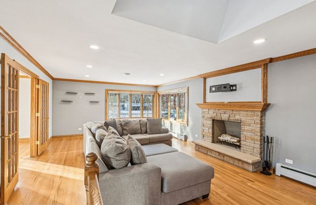 2945 S Scott Street, Des Plaines, IL 60018